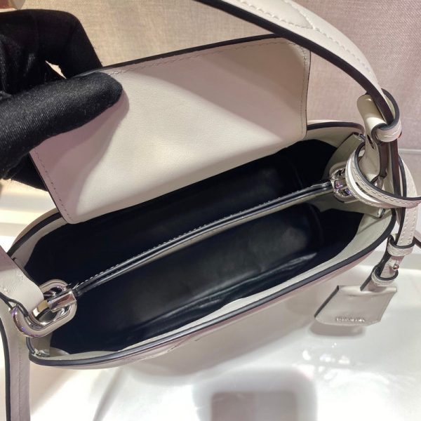 EH - Prada Bags - 662 Supply